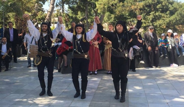 Μαθήματα χορών από την Ένωση Ποντίων Χαλανδρίου «Ο Ακρίτας»