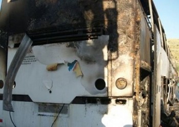 Κάηκε ολοσχερώς λεωφορείο που μετέφερε μαθητές στη Θεσσαλονίκη