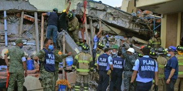 Σεισμός στο Μεξικό: Συγκλονίζουν οι προσπάθειες διάσωσης παιδιών από το σχολείο