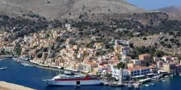 Η Τουρκία μπλοκάρει τον τουρκικό τουρισμό προς τα ελληνικά νησιά