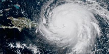 Ο τυφώνας Ίρμα «εξαφάνισε» δύο νησιά της Καραϊβικής και κινείται προς το Πουέρτο Ρίκο