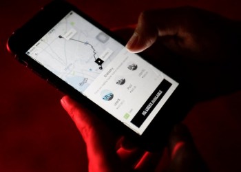 Η Uber χάνει την άδεια λειτουργίας για το Λονδίνο