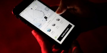 Η Uber χάνει την άδεια λειτουργίας για το Λονδίνο