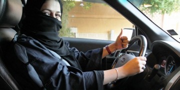 Σαουδική Αραβία: Σάλος με τις γυναίκες στο τιμόνι