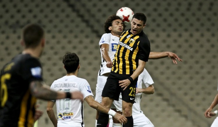 Super League: Πρώτος ο Ατρόμητος μετά τη νίκη επί της ΑΕΚ