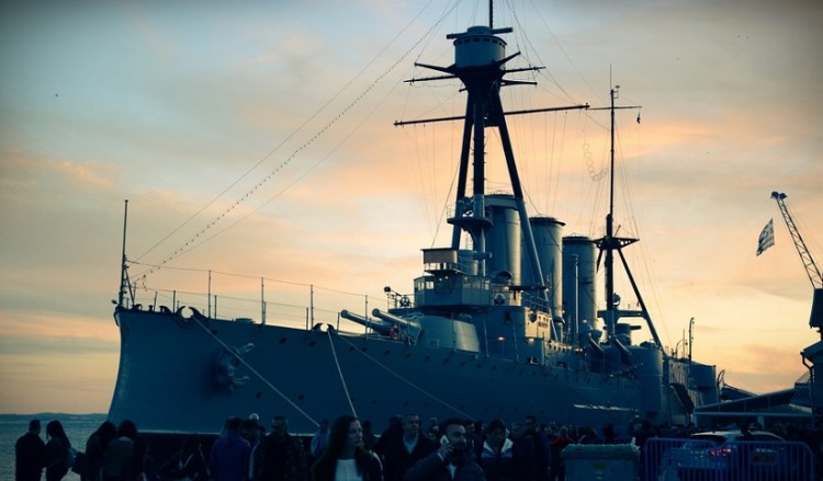 Παραμένει το θωρηκτό «Αβέρωφ» στο λιμάνι της Θεσσαλονίκης