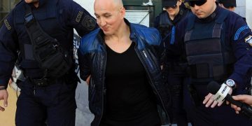 Ο Παναγιώτης Βλαστός υποσχέθηκε στους δικαστές ότι δεν θα τον ξαναδούν!