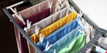 Μπουγάδα το χειμώνα: Πώς θα στεγνώσει πιο γρήγορα