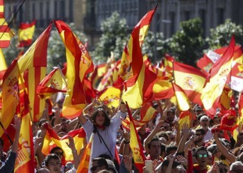 Χιλιάδες διαδηλωτές κατά της απόσχισης της Καταλονίας