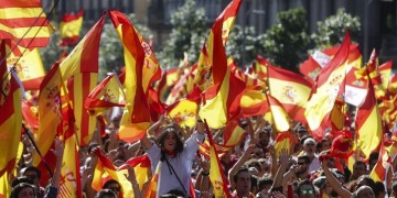 Χιλιάδες διαδηλωτές κατά της απόσχισης της Καταλονίας