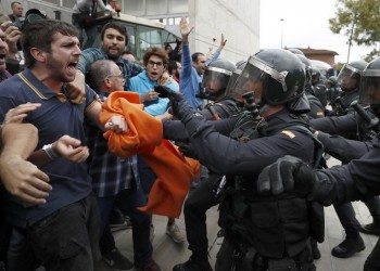 Σοκ από την αστυνομική βία στην Καταλονία – Δεκάδες τραυματίες (βίντεο)