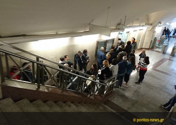 Ατελείωτες ουρές για το ηλεκτρονικό εισιτήριο