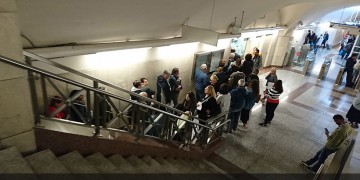 Ατελείωτες ουρές για το ηλεκτρονικό εισιτήριο