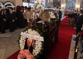Η Ρωμιοσύνη κατευόδωσε στο αιώνιο ταξίδι τον Δημήτρη Φραγκόπουλο