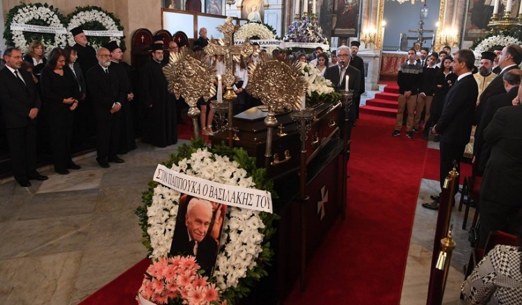 Η Ρωμιοσύνη κατευόδωσε στο αιώνιο ταξίδι τον Δημήτρη Φραγκόπουλο
