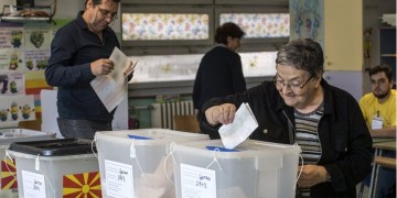 ΠΓΔΜ: Ομαλά διεξάγεται η ψηφοφορία για τις δημοτικές εκλογές