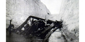 Σαν σήμερα το 1944 οι Ναζί ανατινάζουν τη σιδηροδρομική γέφυρα της Κορίνθου – Η μαρτυρία του μηχανοδηγού
