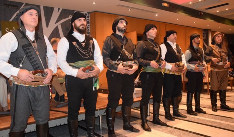 Η ζωή του οπλαρχηγού του Πόντου Παύλου Τσαουσίδη έγινε βιβλίο και παρουσιάστηκε με λύρα και σέρρα (βίντεο)