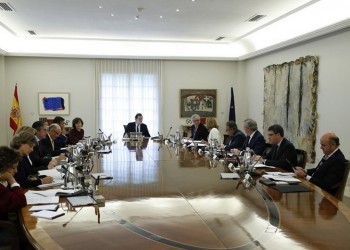 Άρση της αυτονομίας της Καταλονίας αποφάσισε ο Ραχόι