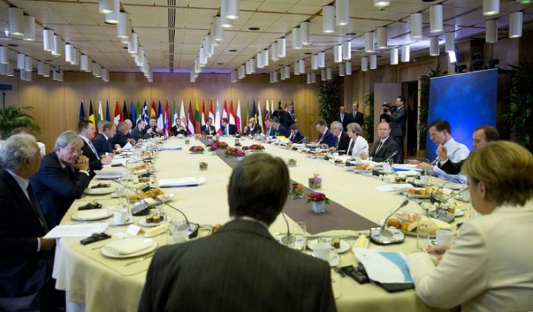 Η ΕΕ, με πρωτεργάτρια τη Μέρκελ, σκληραίνει τη στάση της προς την Τουρκία