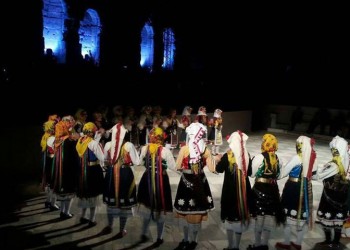 Μουσική και χορός από τη Θράκη πλημμύρισαν το Ηρώδειο στην τιμητική εκδήλωση για τον Χρόνη Αηδονίδη (βίντεο)