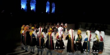 Μουσική και χορός από τη Θράκη πλημμύρισαν το Ηρώδειο στην τιμητική εκδήλωση για τον Χρόνη Αηδονίδη (βίντεο)