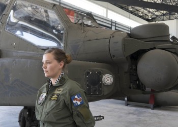 Μια γυναίκα στα Απάτσι – Η επιλοχίας Αεροπορίας Στρατού Όλγα Τσακνάκη (φωτο)