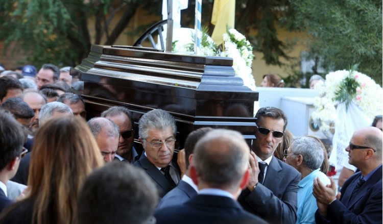 Το τελευταίο αντίο στον Μιχάλη Ζαφειρόπουλο