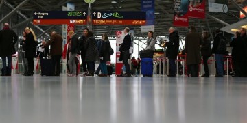 Επιτροπή εμπειρογνωμόνων για τους ελέγχους των Ελλήνων στα γερμανικά αεροδρόμια