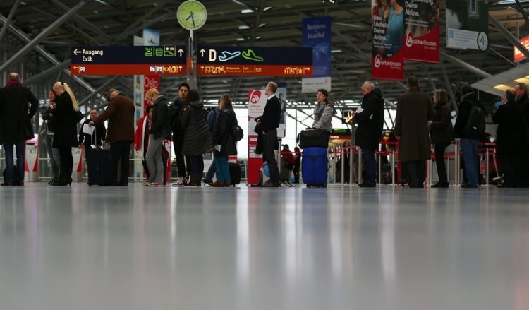 Επιτροπή εμπειρογνωμόνων για τους ελέγχους των Ελλήνων στα γερμανικά αεροδρόμια