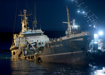 Ανελκύθηκε το «Αγία Ζώνη ΙΙ» 2,5 μήνες μετά το ναυάγιο (φωτο)