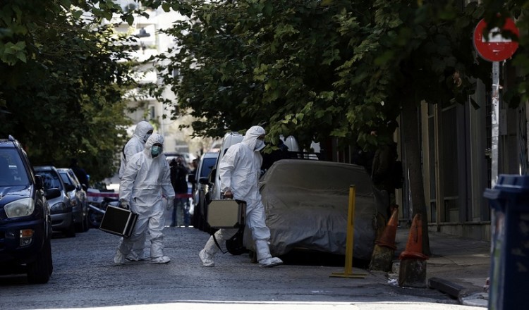 USB επιχείρησε να καταπιεί ένας από τους 9 Τούρκους στην έφοδο της Αντιτρομοκρατικής