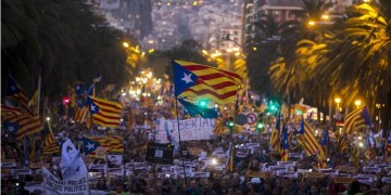 Βαρκελώνη: 750.000 άνθρωποι στους δρόμους υπέρ της αποφυλάκισης των αυτονομιστών ηγετών