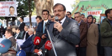 Προκλητικός ο Τσαβούσογλου στην περιοδεία του στη Θράκη