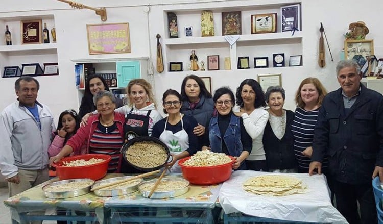 Όλα τα αγαπημένα ποντιακά εδέσματα των Ποντίων στη βραδιά των «Ακριτών» Επταμύλων Σερρών (βίντεο)
