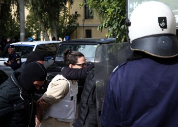 Προφυλακιστέος ο 29χρονος για τα τρομοδέματα