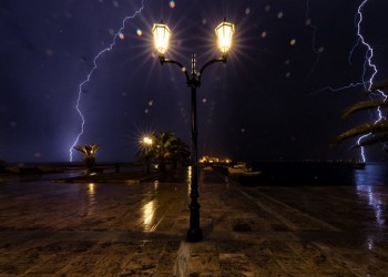 Πάνω από 270 κεραυνοί χθες στην Αθήνα (βίντεο)