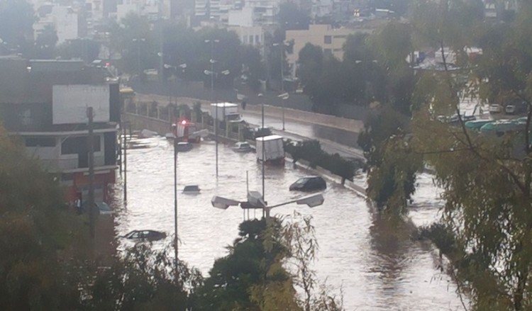 Ομαλοποιήθηκε η κατάσταση στο Κερατσίνι μετά τις πλημμύρες