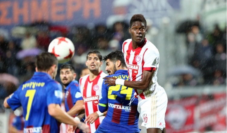 Super League: Ο Ολυμπιακός έπιασε κορυφή με νίκη στην Κέρκυρα