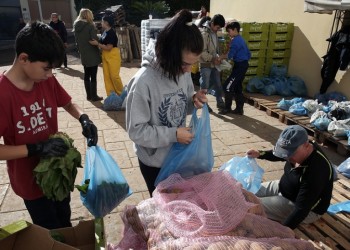 Οι Πόντιοι έγιναν μια αγκαλιά για τους κατοίκους της δυτικής Αττικής (φωτο)