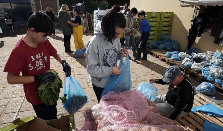 Οι Πόντιοι έγιναν μια αγκαλιά για τους κατοίκους της δυτικής Αττικής (φωτο)