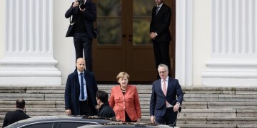 Σοβαρή κυβερνητική κρίση στη Γερμανία – Τα πιθανά σενάρια