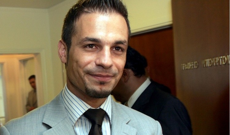 Διέρρηξαν τα σπίτια του Ντέμη Νικολαΐδη και δύο παικτών του Ολυμπιακού