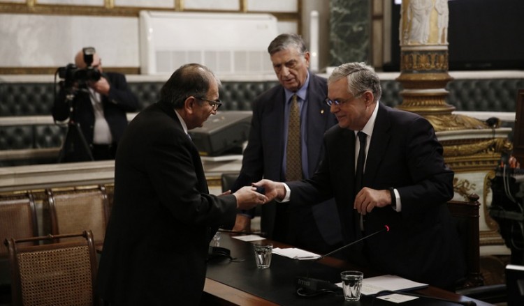 Παπαδήμος: Η βία δεν λύνει προβλήματα, τα οξύνει