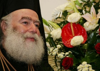 Πατριάρχης Αλεξανδρείας Θεόδωρος: Μέσα από το αίμα, τα καρφιά και τον Γολγοθά η Ελλάδα μας ξέρει να ανασταίνεται (βίντεο)