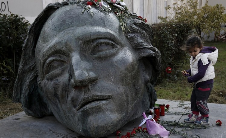 Οι αντιεξουσιαστές στο Πολυτεχνείο καλούν σε σύγκρουση με την Αστυνομία