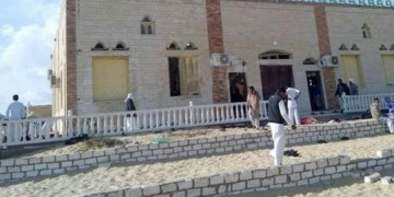 Εκατόμβη νεκρών στην Αίγυπτο μετά από έκρηξη σε τέμενος στο βόρειο Σινά