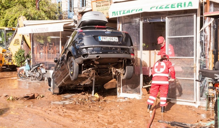 Πρωτοφανείς καταστροφές στη Σύμη από την «Ευρυδίκη» (φωτο)