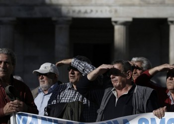 Μάχη για τη διαρροή περί ακύρωσης των περικοπών στις συντάξεις