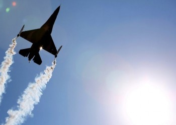 Χαμηλή πτήση τουρκικού F-16 πάνω από τη Ρω